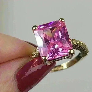 Gold Plated pink Sapphire cocktail ring size 6 NWOT 5g